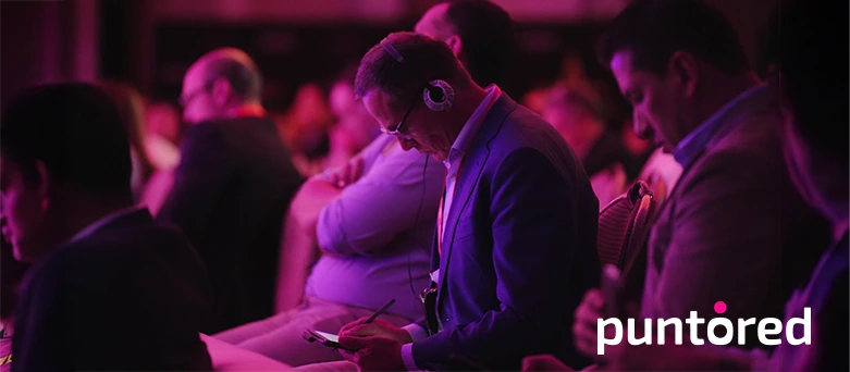 Equipo de Puntored participando en FinTech Americas 2025 desde el área de networking